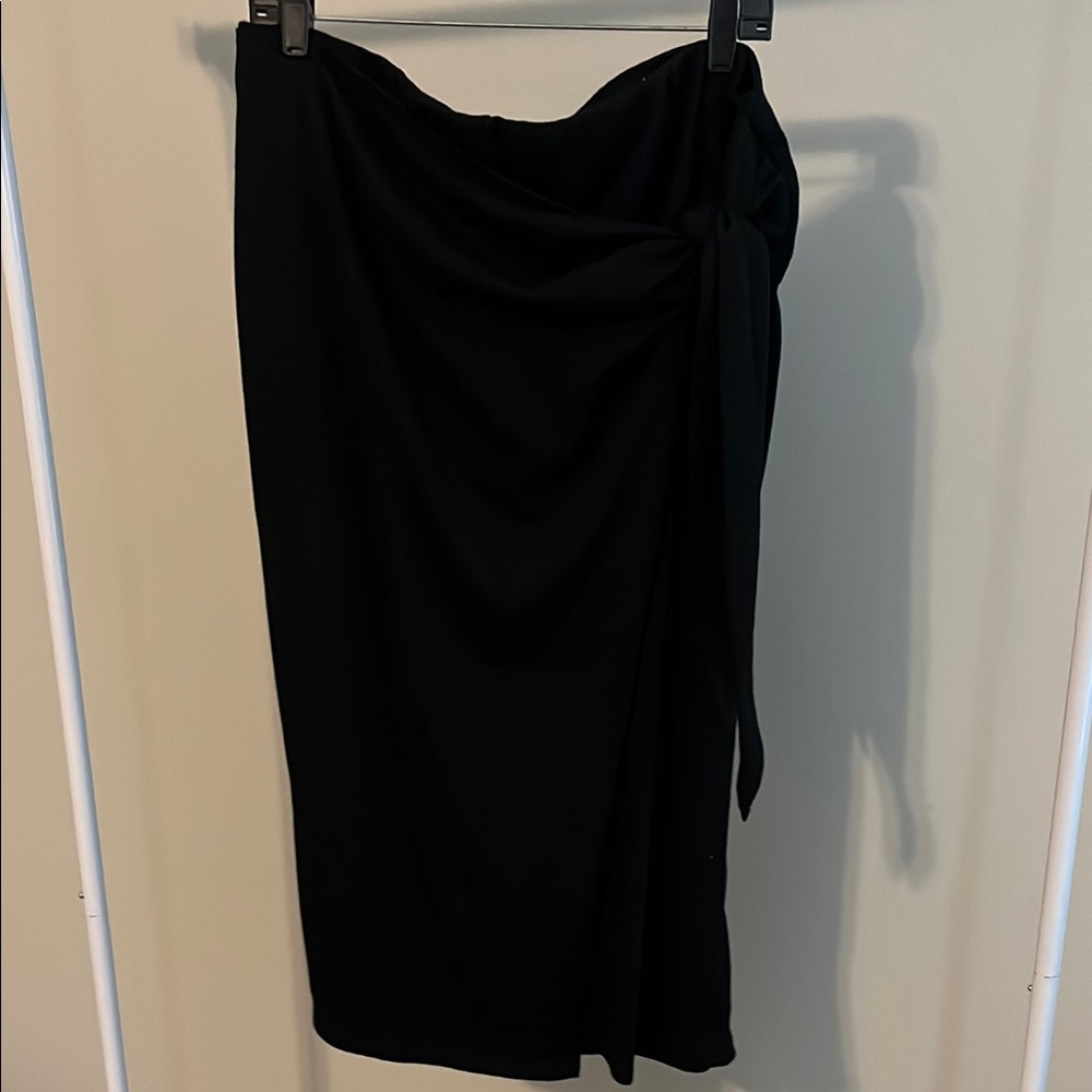 Black wrap skirt with tie